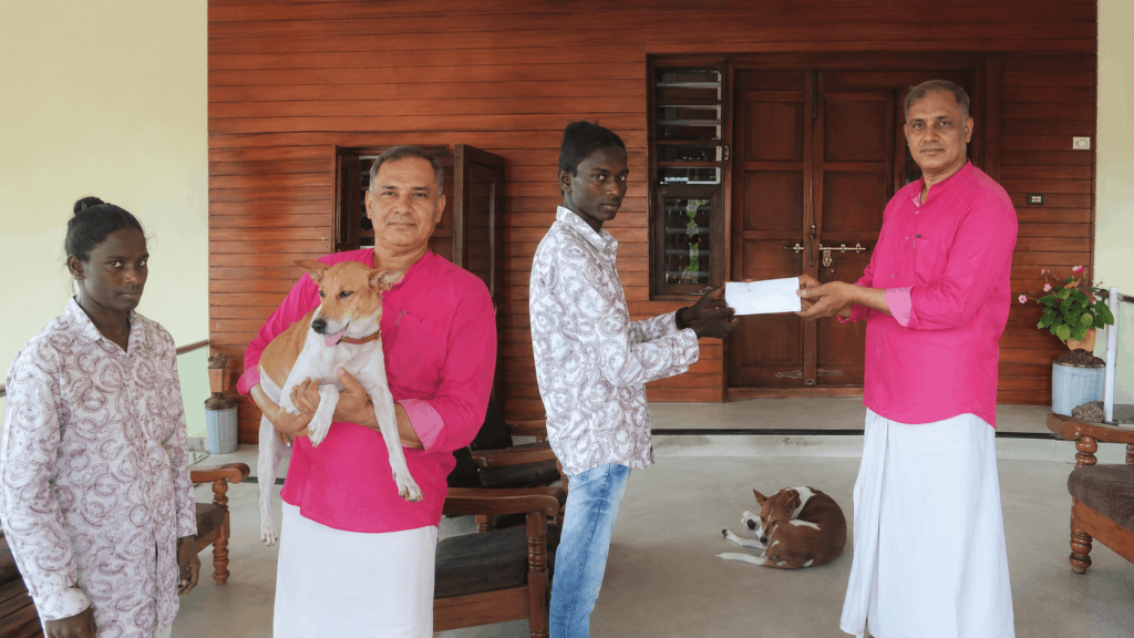 ಕಾಲಿನ ಸ್ವಾಧೀನ ಕಳೆದುಕೊಂಡ ನಾಯಿ ಮೇಲೆ ಯಜಮಾನನ ಮಮಕಾರ; ನಾಯಿ ಹುಡುಕಿಕೊಟ್ಟವರಿಗೆ ಸಿಕ್ತು 50,000 ಬಹುಮಾನ